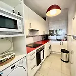 Elegant Apartment In Marbella 80 M² With Shared Pool