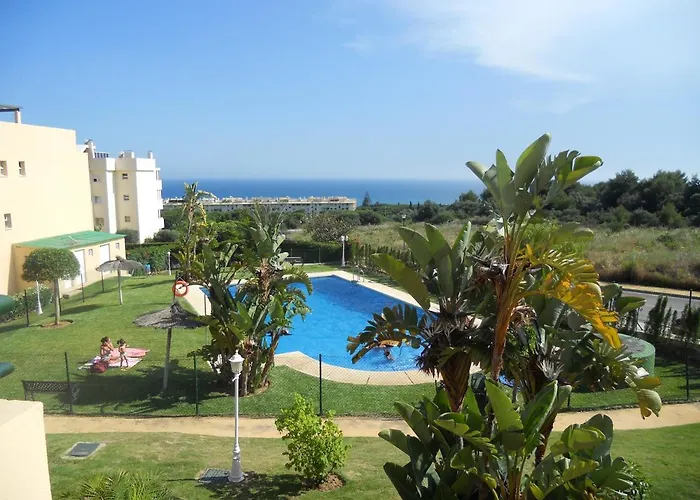 Elegant Apartment In Marbella 80 M² With Shared Pool